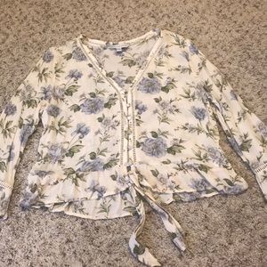 American Eagle floral top
